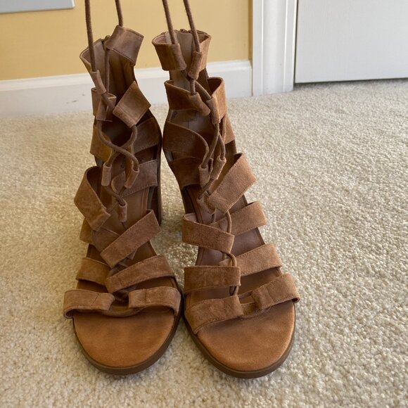 CROWN VINTAGE laceup strappy tan suede 3-1/2" heels, sz 10 - Picture 7 of 11